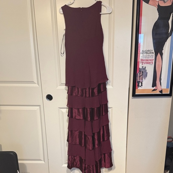 Elegant Wine High-Low Evening Dress - Picture 7 of 13